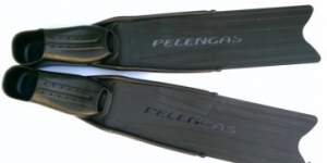 Ласты Pelengas Black пластиковые (средняя жёсткость)
